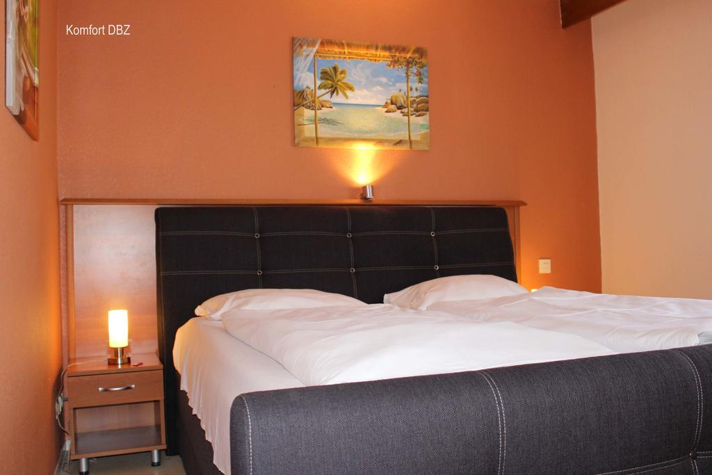 Legend Hotel Biebesheim am Rhein Szoba fotó