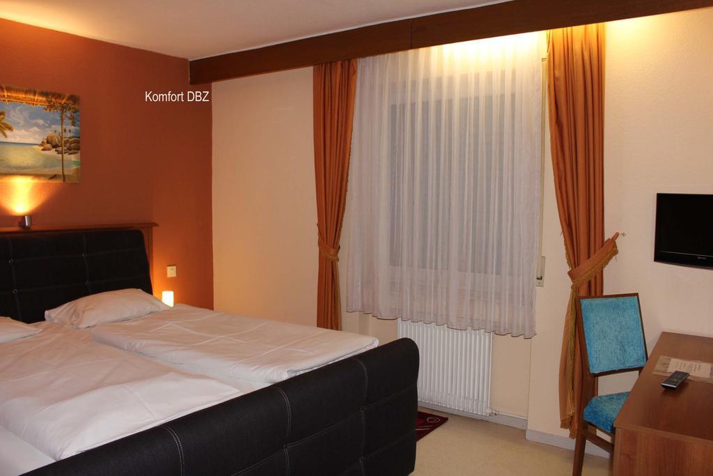 Legend Hotel Biebesheim am Rhein Szoba fotó