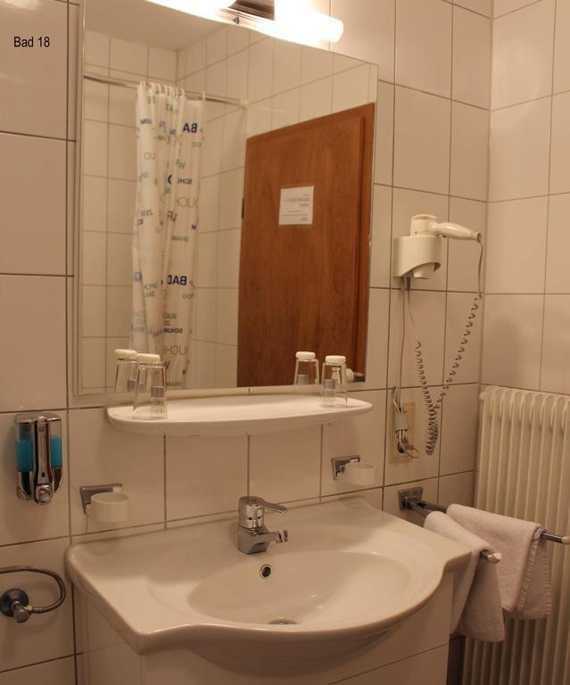 Legend Hotel Biebesheim am Rhein Szoba fotó