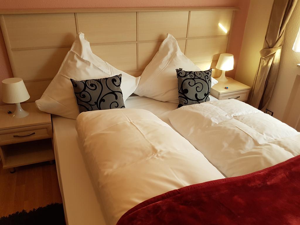 Legend Hotel Biebesheim am Rhein Kültér fotó