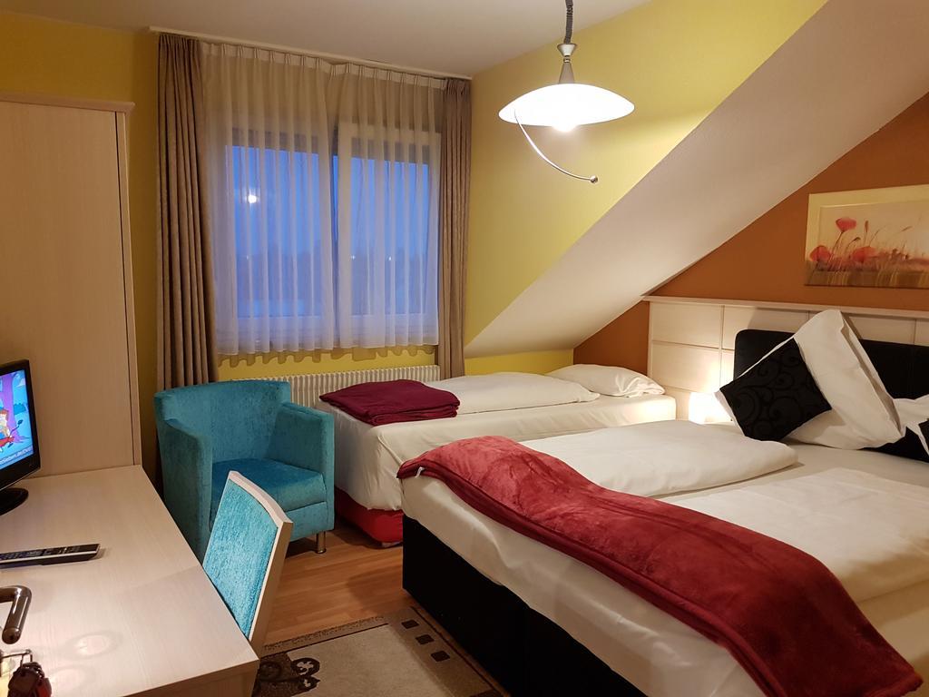 Legend Hotel Biebesheim am Rhein Kültér fotó