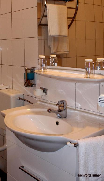 Legend Hotel Biebesheim am Rhein Szoba fotó